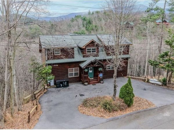 4170 Chamberlain Lane, Sevierville, TN 37862
