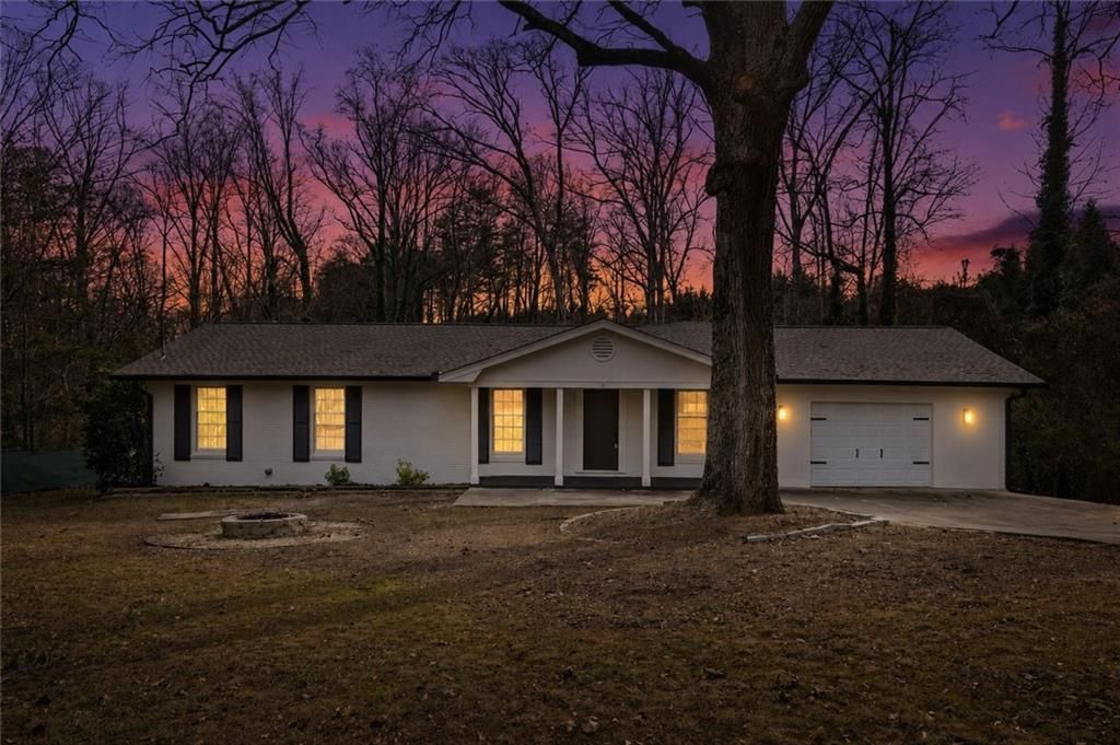 1180 Lakeshore Circle Gainesville, GA 30501