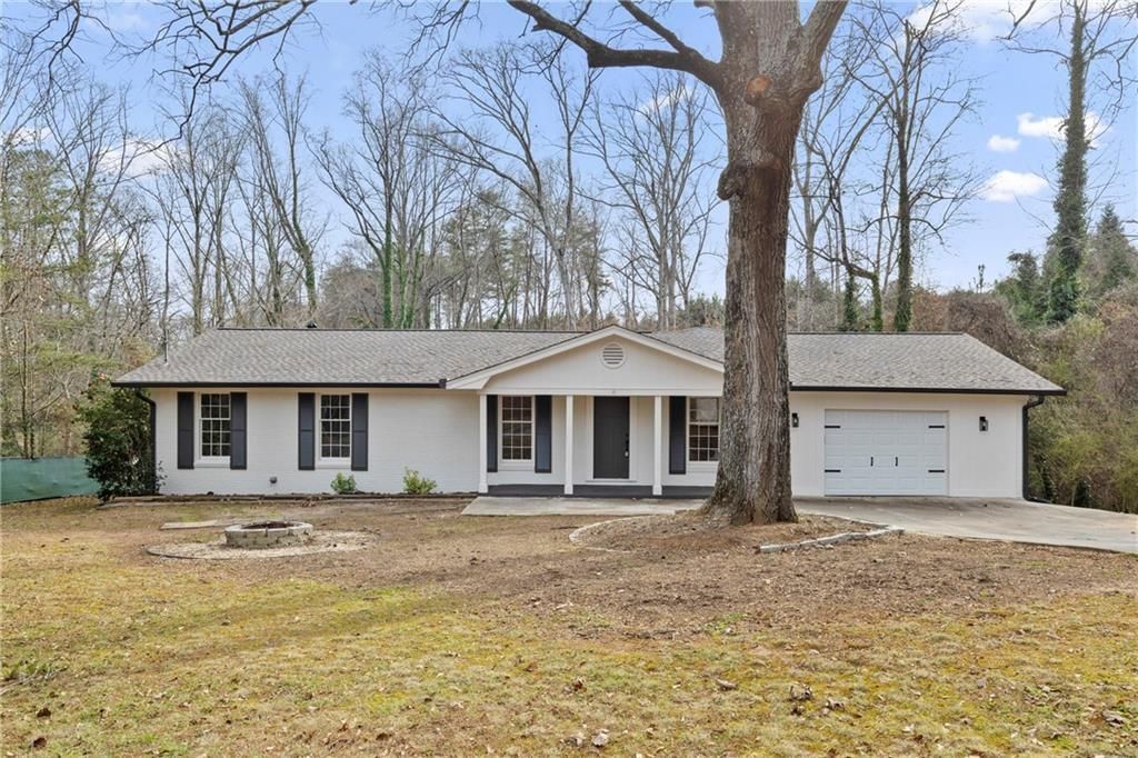 1180 Lakeshore Circle Gainesville, GA 30501