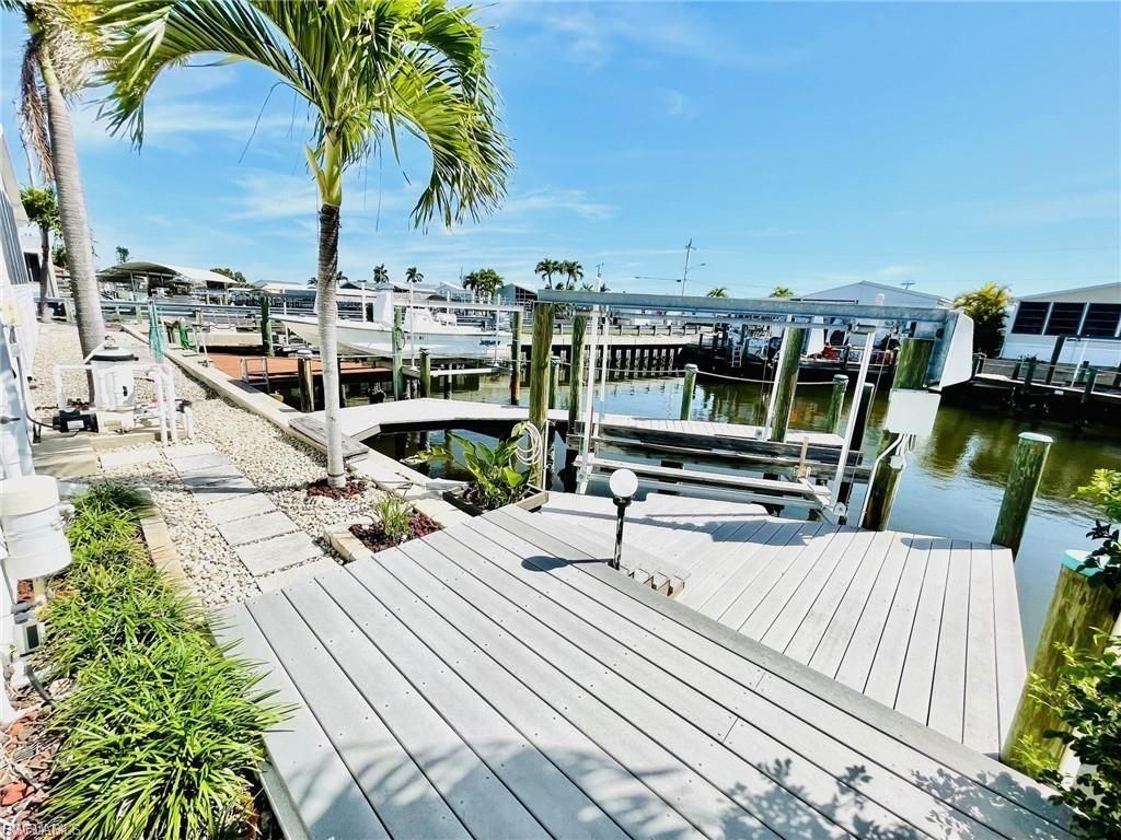 3064 Sloop Ln, Saint James City, FL 33956 Photo