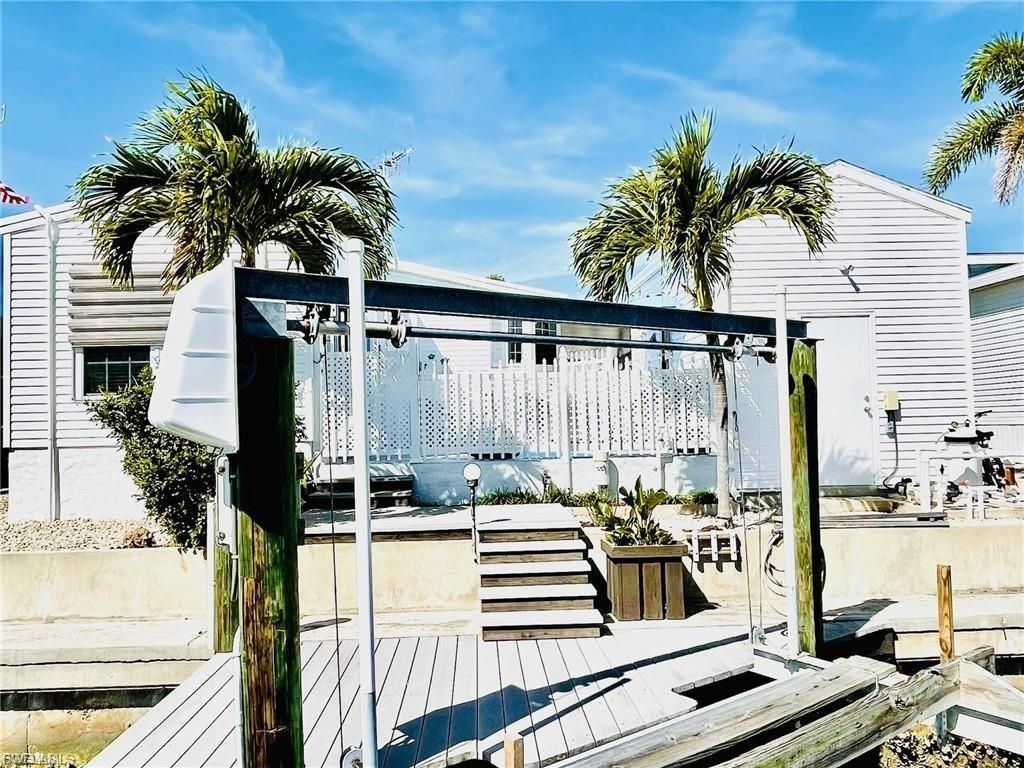 3064 Sloop Ln, Saint James City, FL 33956 Photo