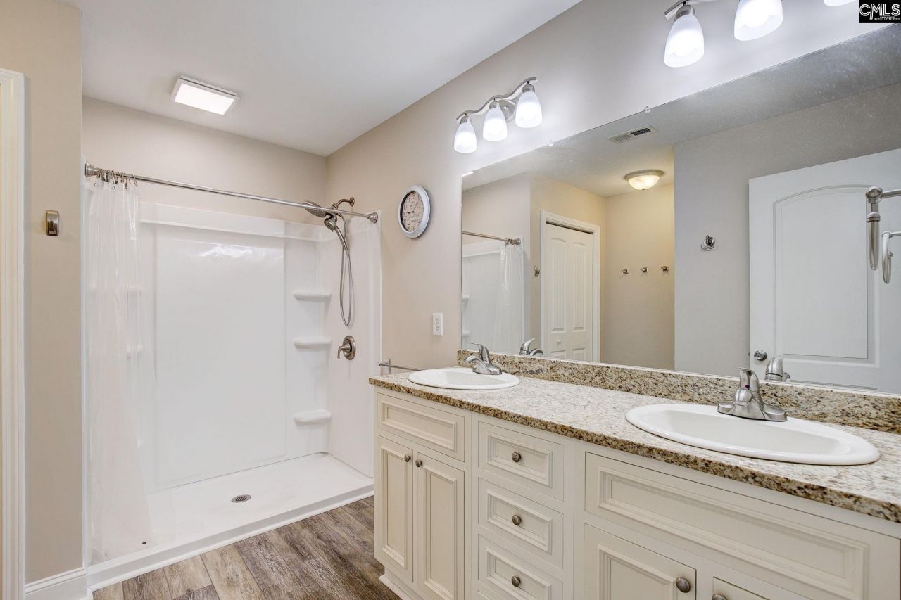 21 Heatherwood Photo 16