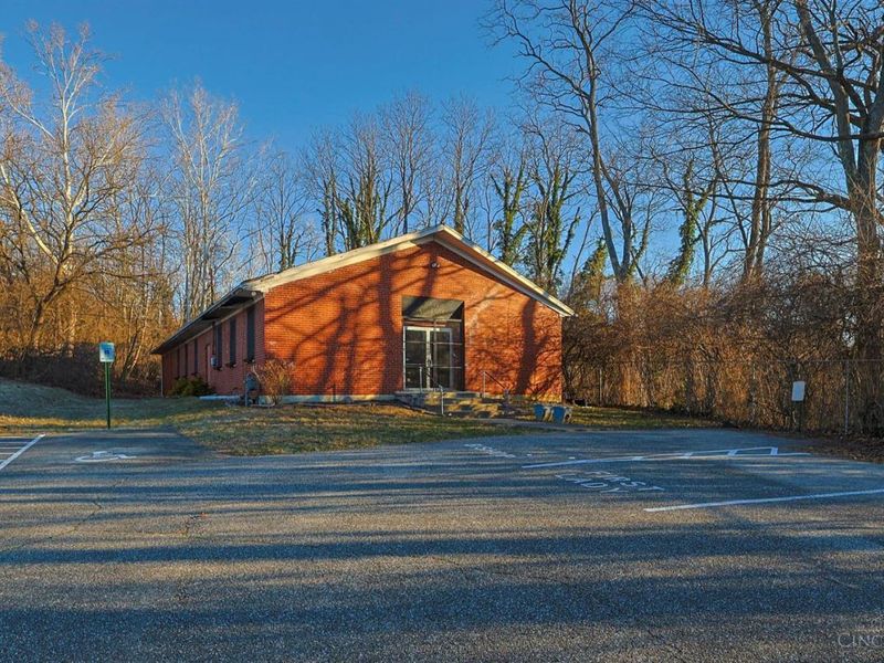 4662 Ashtree Drive, Cincinnati, OH 45223 Photo 2