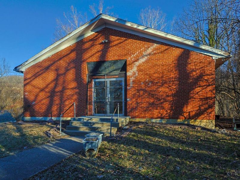 4662 Ashtree Drive, Cincinnati, OH 45223 Photo 3