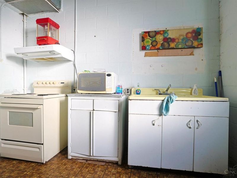 4662 Ashtree Drive, Cincinnati, OH 45223 Photo 8