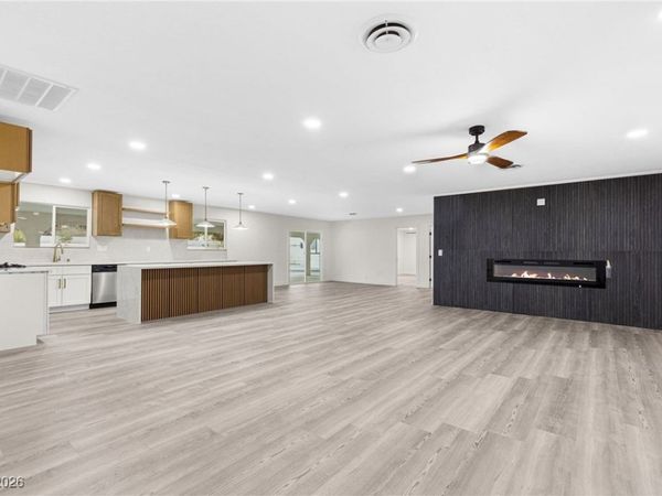 271 E Middleton Drive, Henderson, NV 89015