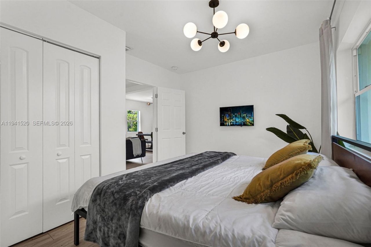 37 NW 47th St, Miami, FL 33127 Photo