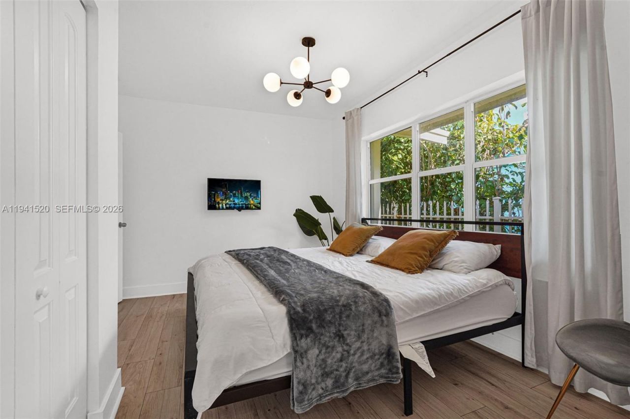 37 NW 47th St, Miami, FL 33127 Photo