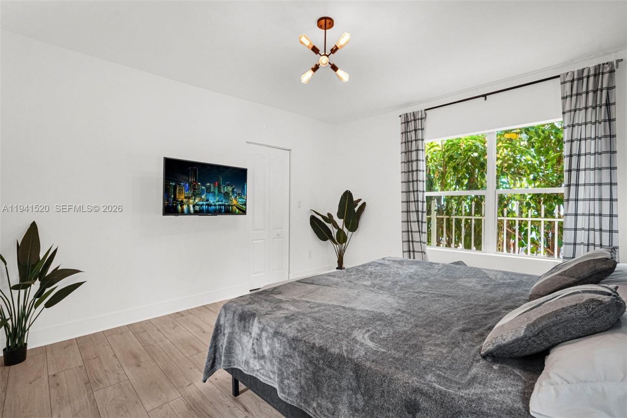 37 NW 47th St, Miami, FL 33127 Photo