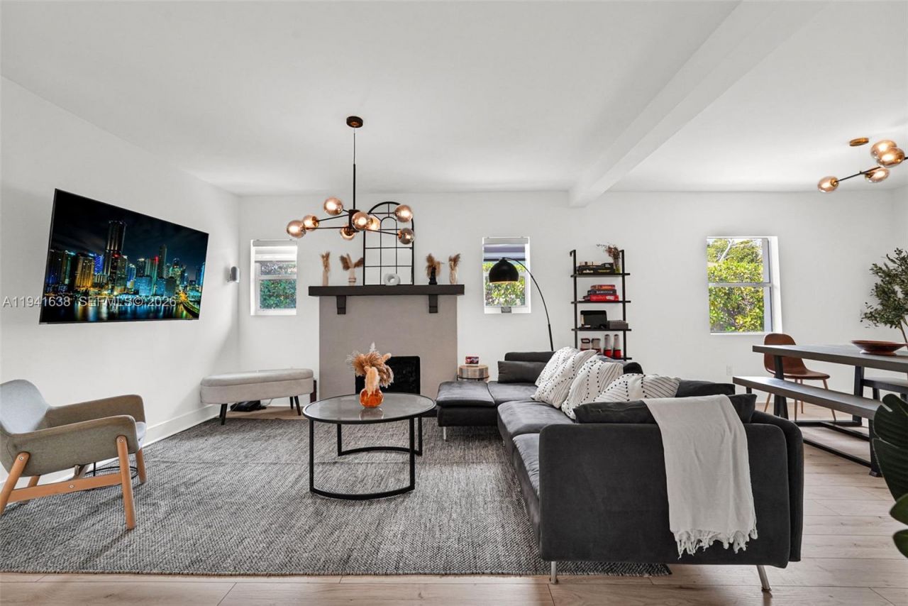 37 NW 47th St, Miami, FL 33127 Photo