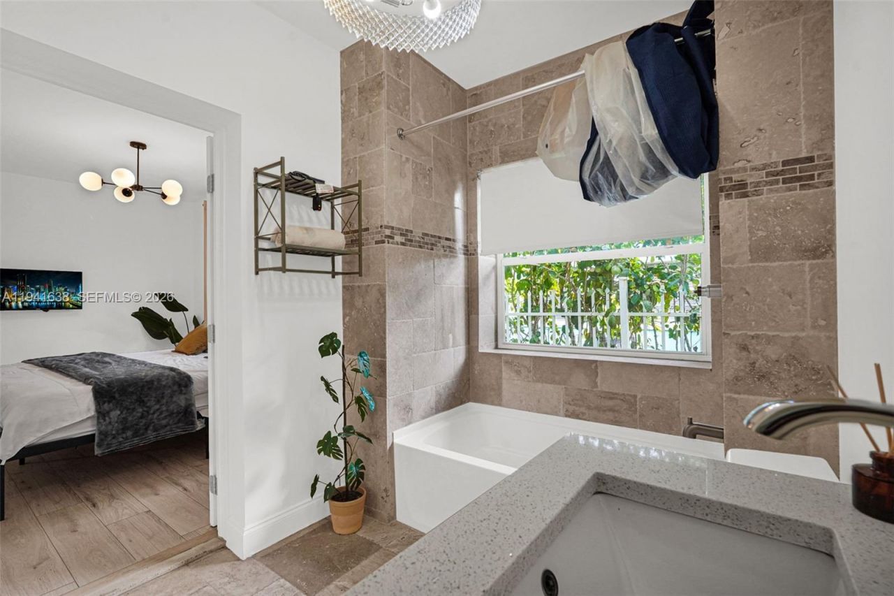 37 NW 47th St, Miami, FL 33127 Photo