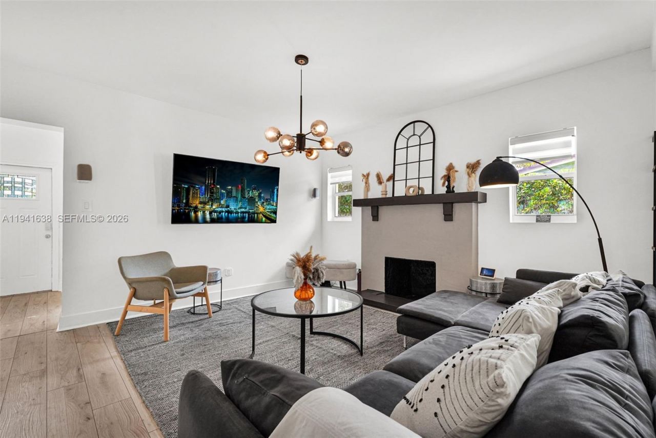 37 NW 47th St, Miami, FL 33127 Photo