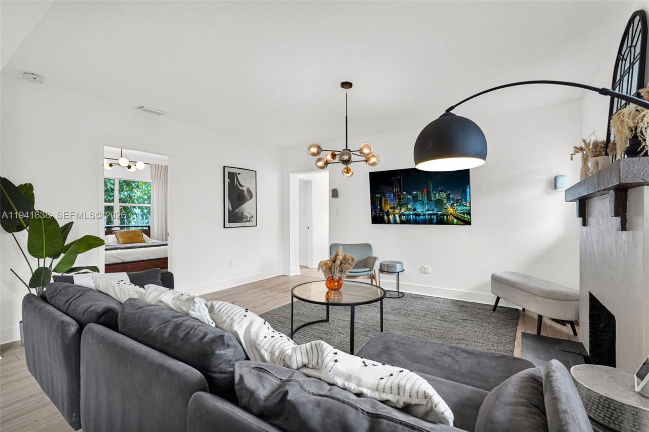 37 NW 47th St, Miami, FL 33127 Photo