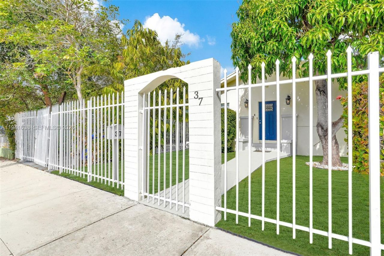 37 NW 47th St, Miami, FL 33127 Photo