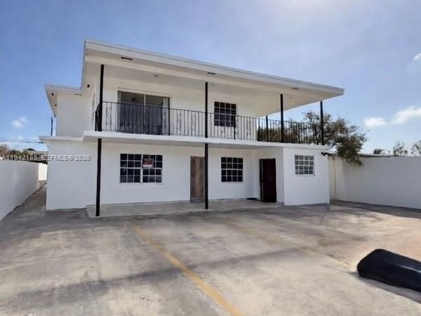 958 E 21st St, Hialeah, FL 33013