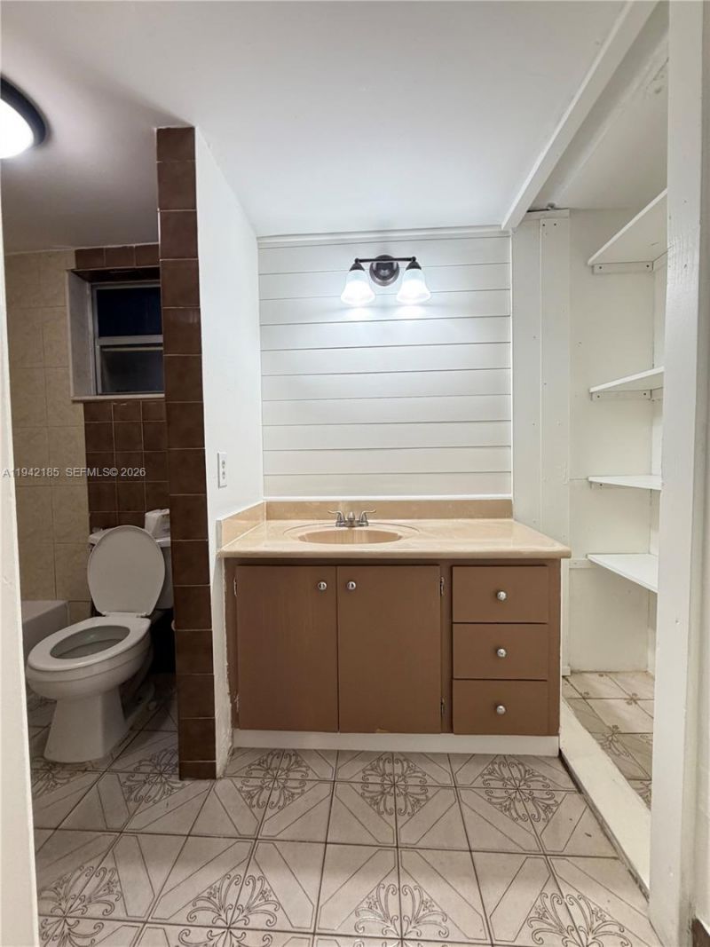 958 E 21st St, Hialeah, FL 33013 Photo