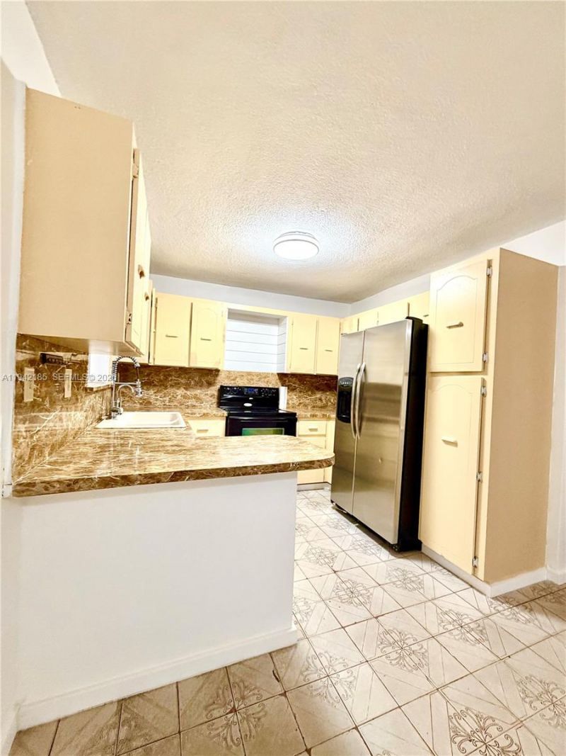958 E 21st St, Hialeah, FL 33013 Photo