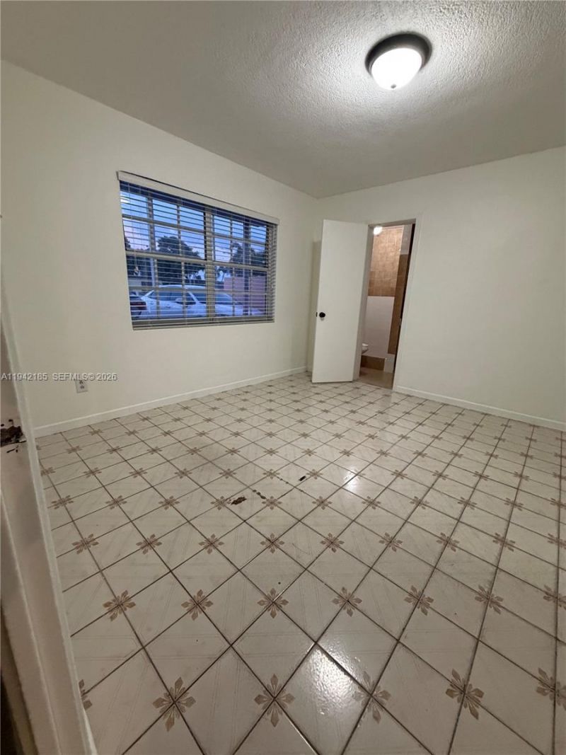 958 E 21st St, Hialeah, FL 33013 Photo