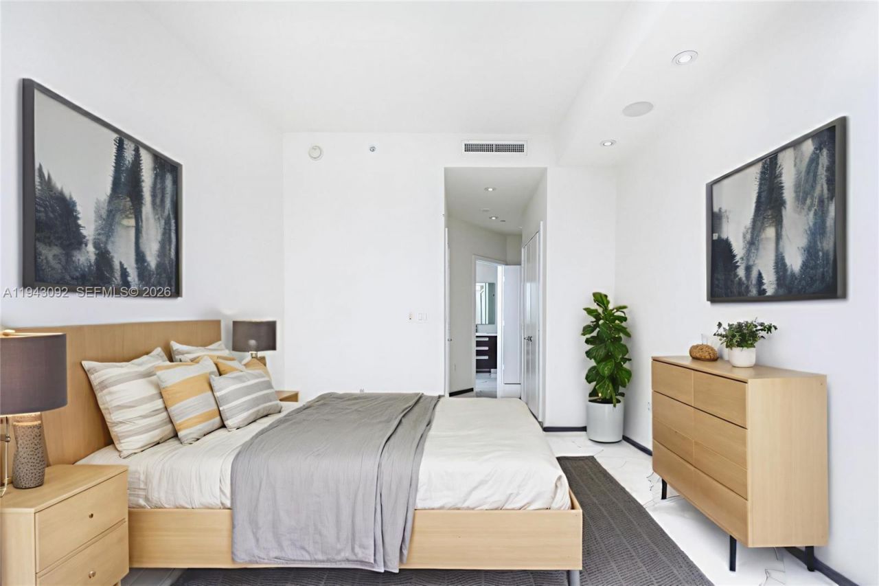 901 Brickell Key Blvd, Unit 3407, Miami, FL 33131 Photo