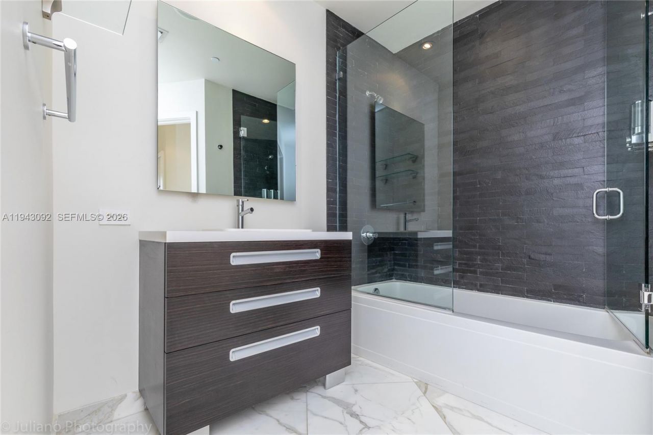 901 Brickell Key Blvd, Unit 3407, Miami, FL 33131 Photo