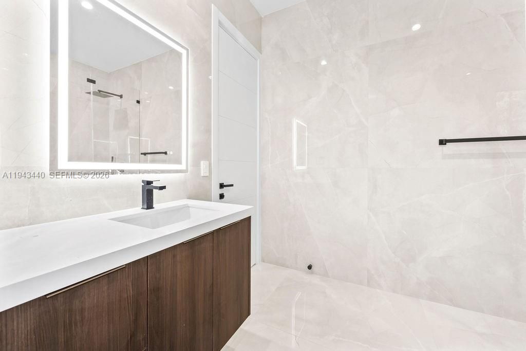 1122 NE 10th Ave, Fort Lauderdale, FL 33304 Photo