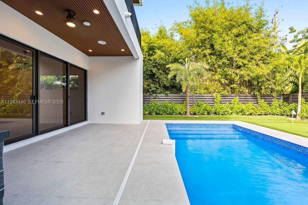 1122 NE 10th Ave, Fort Lauderdale, FL 33304 Photo