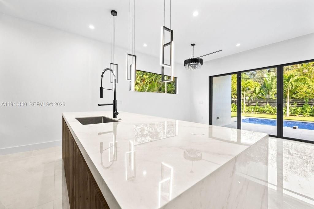 1122 NE 10th Ave, Fort Lauderdale, FL 33304 Photo