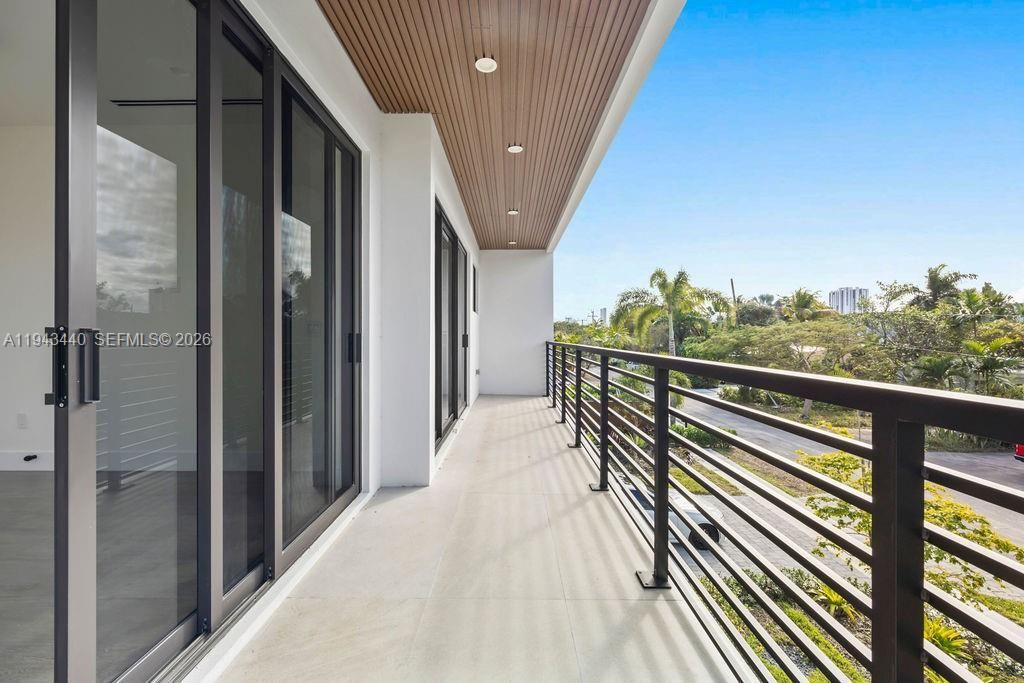 1122 NE 10th Ave, Fort Lauderdale, FL 33304 Photo