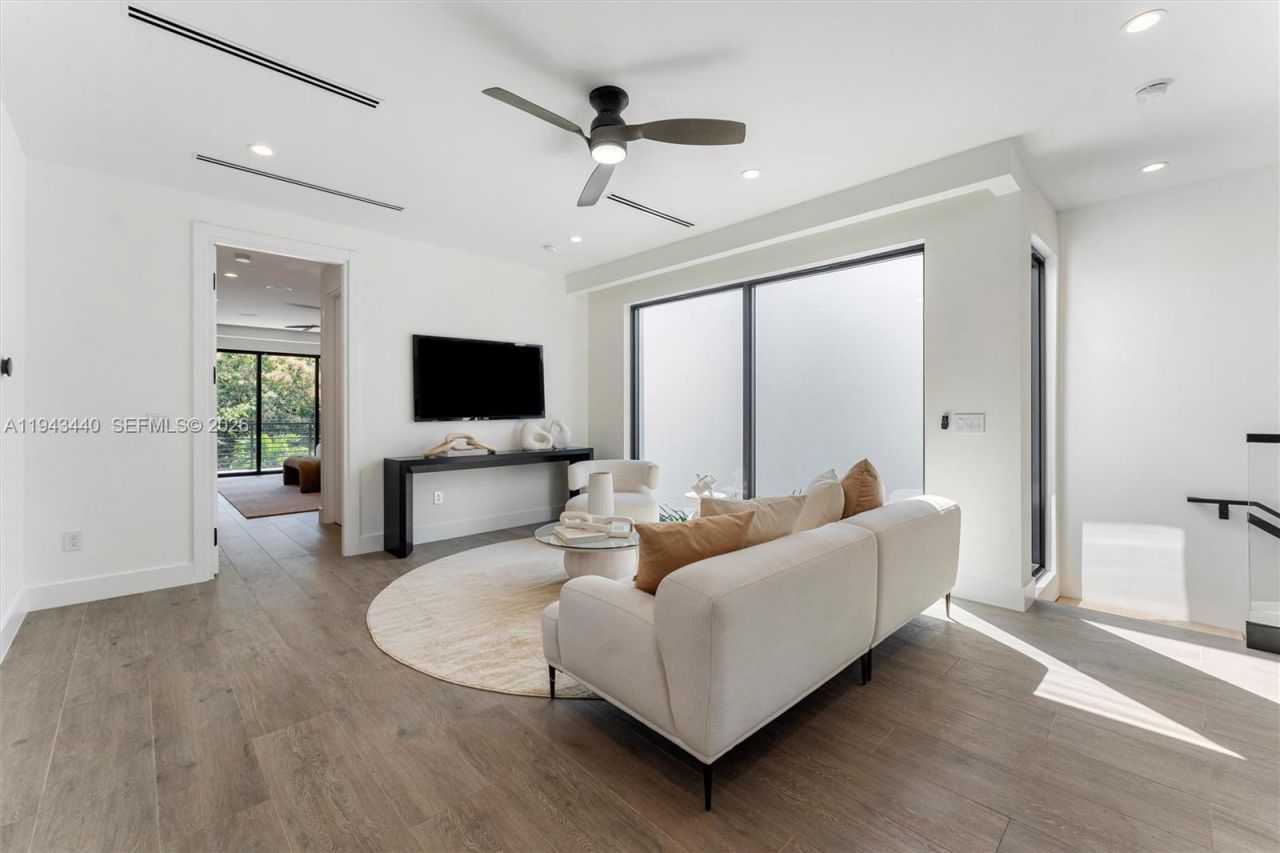 1122 NE 10th Ave, Fort Lauderdale, FL 33304 Photo