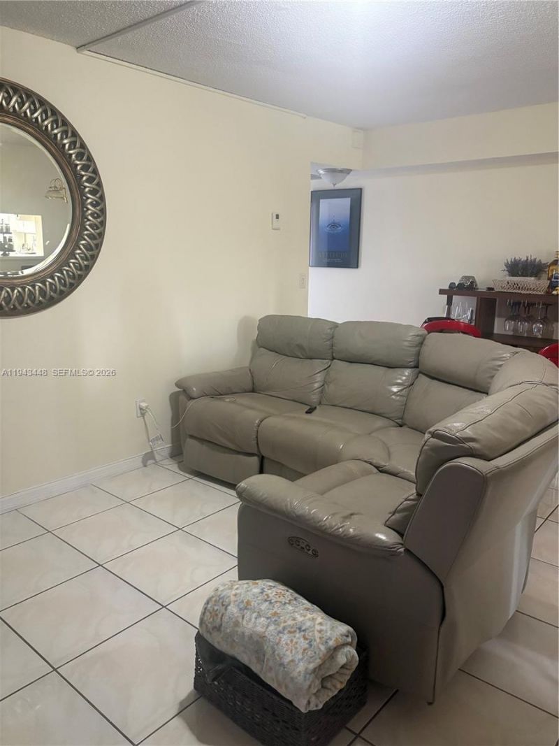 1190 Washington Cir, Unit 1190C, Homestead, FL 33034 Photo