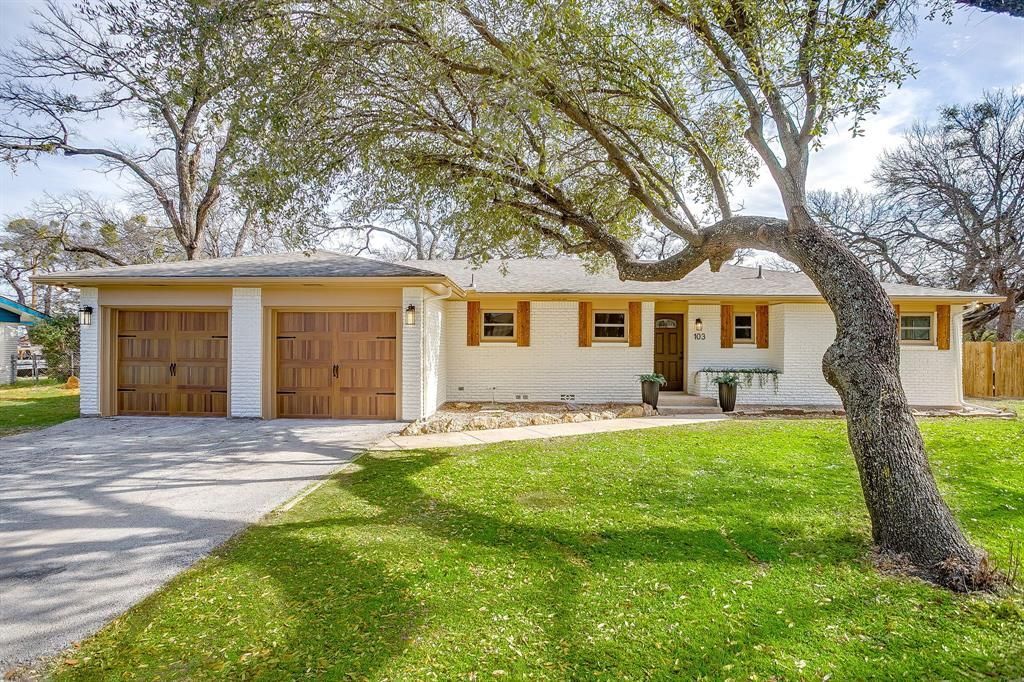 103 Vanshire Road W, Lakeside, TX 76108 Main Photo