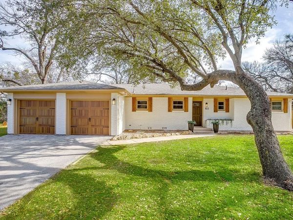 103 Vanshire Road W, Lakeside, TX 76108