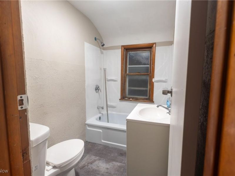 2245 E 87th Street, Cleveland, OH 44106 Photo 27