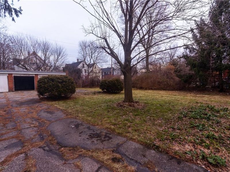 2245 E 87th Street, Cleveland, OH 44106 Photo 37