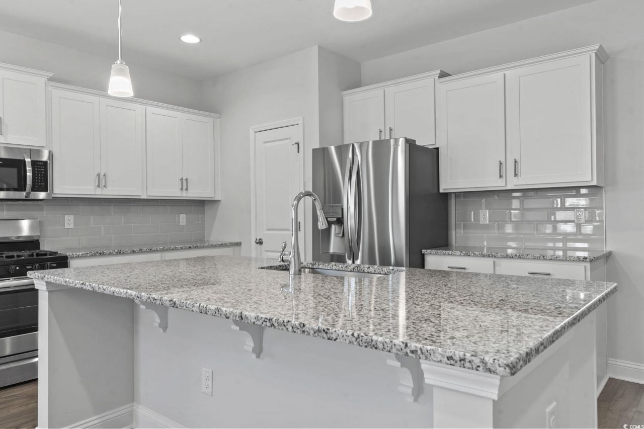 225 Astoria Park Loop Photo 9