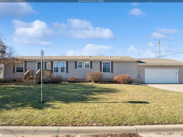 202 Park Place NW, State Center, IA 50247