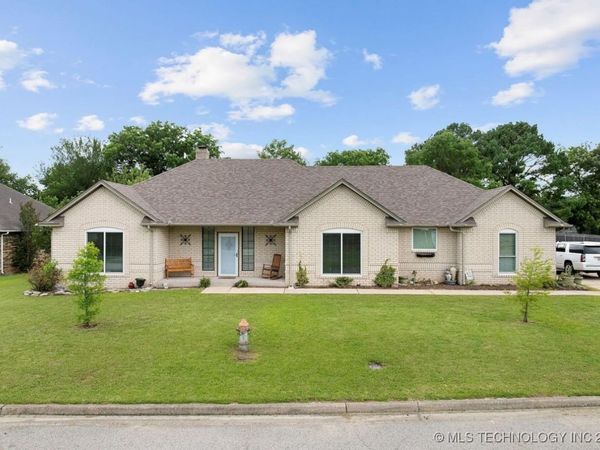 1507 Southern Hills Dr, Ardmore, OK 73401