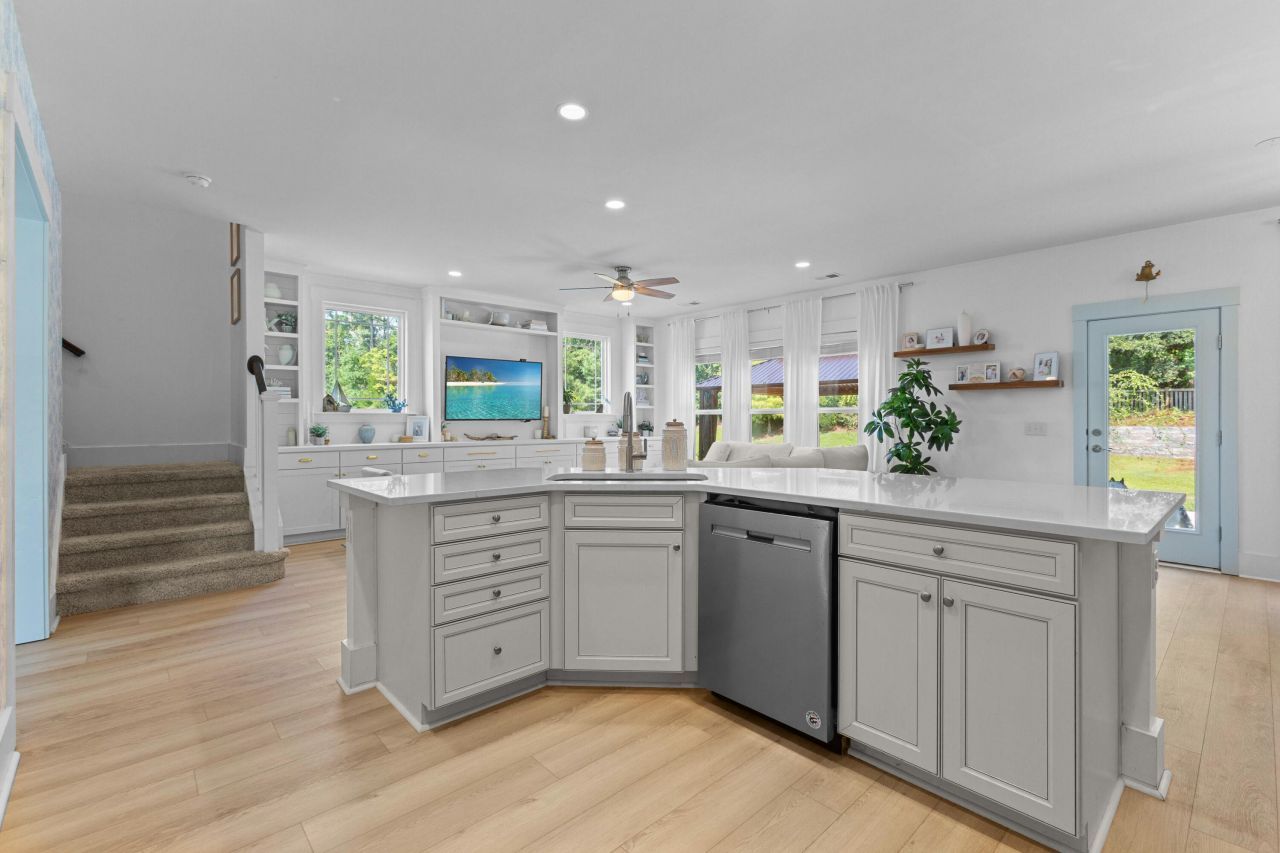 2887 Stonestown Drive Photo 16