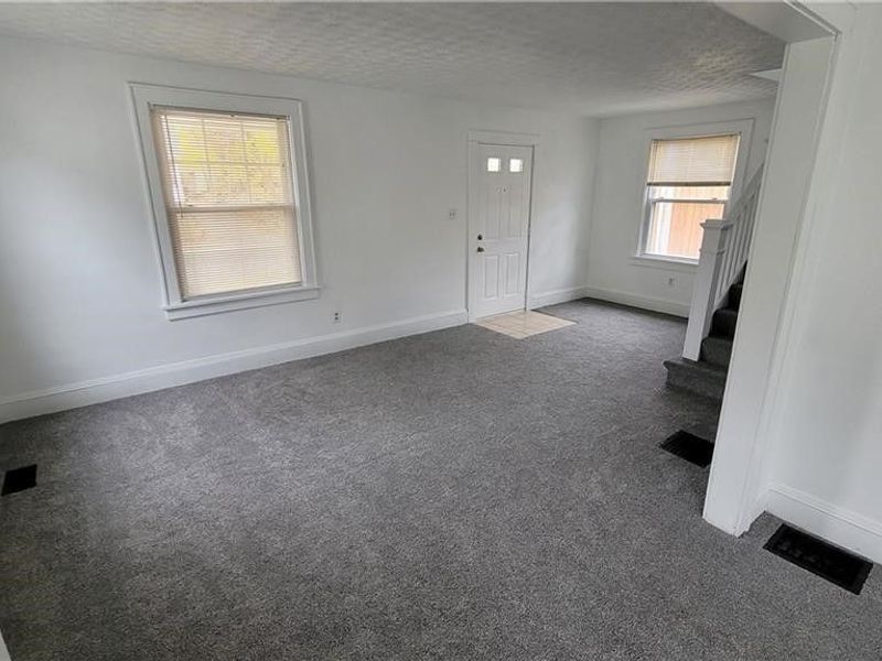 378 Cypress Avenue, Akron, OH 44301 Photo 4