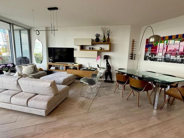 488 NE 18th St, Unit 700, Miami, FL 33132