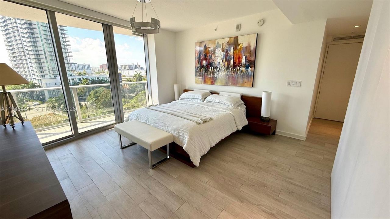 488 NE 18th St, Unit 700, Miami, FL 33132 Photo