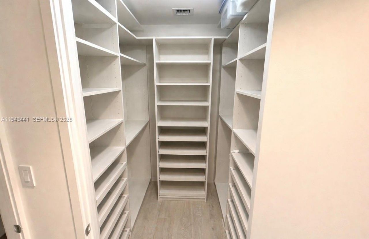 488 NE 18th St, Unit 700, Miami, FL 33132 Photo