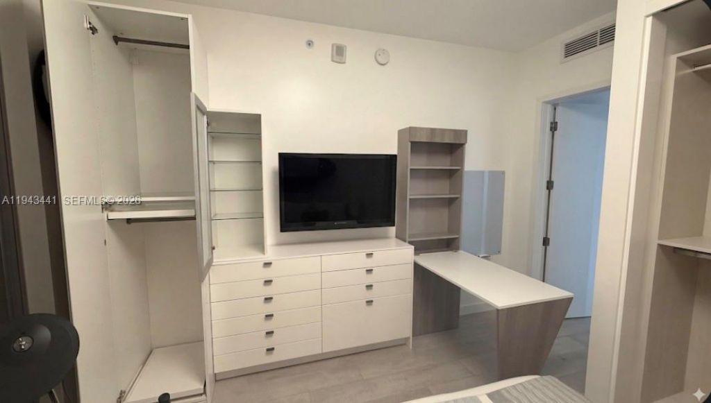 488 NE 18th St, Unit 700, Miami, FL 33132 Photo