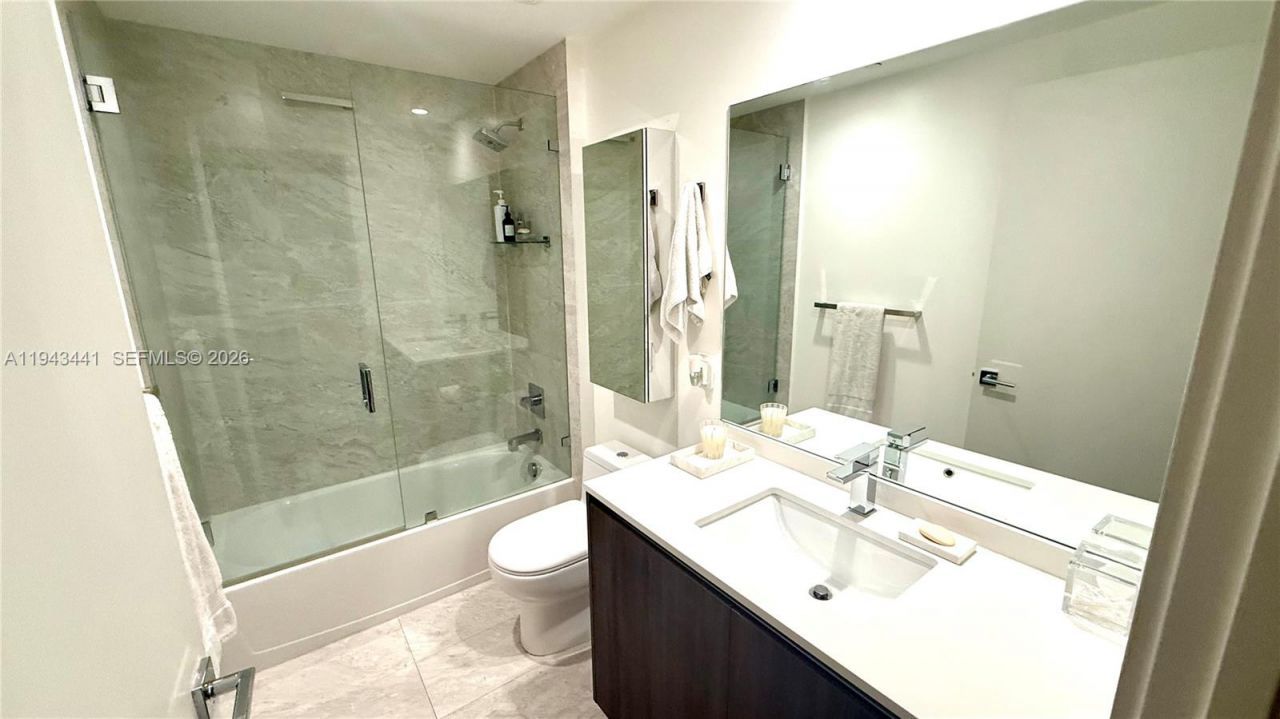 488 NE 18th St, Unit 700, Miami, FL 33132 Photo