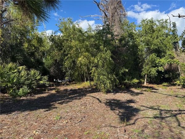 3716 Manatee DR, ST. JAMES CITY, FL 33956