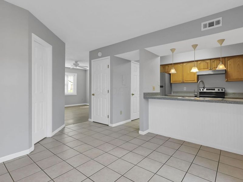 1642 Park Row Drive, Unit K, Columbus, OH 43235 Photo 13