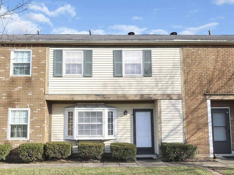 1642 Park Row Drive, Unit K, Columbus, OH 43235 Photo 2