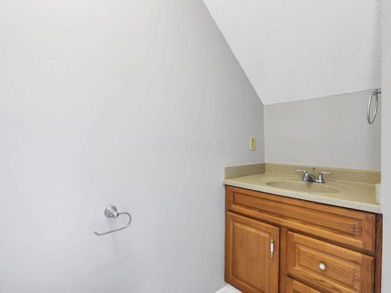 1642 Park Row Drive, Unit K, Columbus, OH 43235 Photo 23