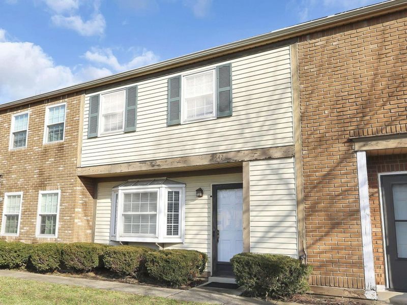 1642 Park Row Drive, Unit K, Columbus, OH 43235 Photo 3