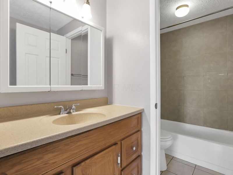 1642 Park Row Drive, Unit K, Columbus, OH 43235 Photo 36